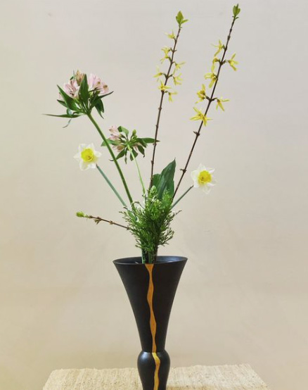 Rikka Shinputai, Ikebana, the art of Japanese flower arrangements