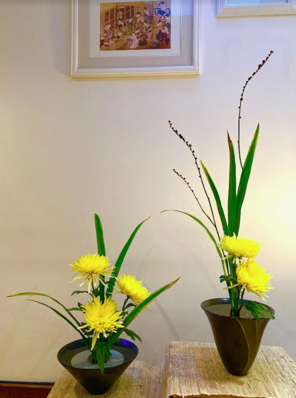 Moribana (right) and Shoka Nishuike (left). In Ikebana compositions, we can express our connection with the spirit of season. To keep the Autumn spirit in the composition, I used the muted colours of fading Crocosmia from my garden.